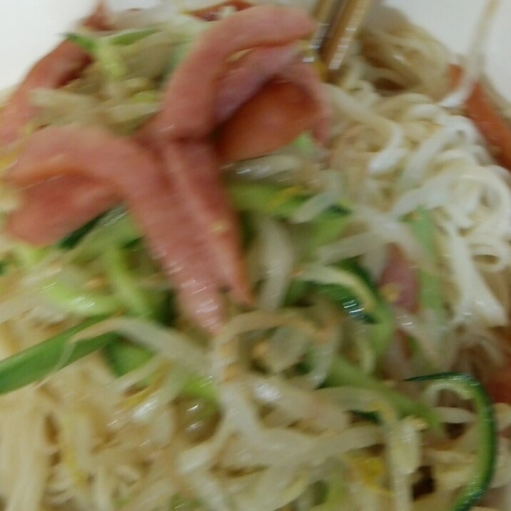 ウインナー・きゅうり・もやしのそうめん